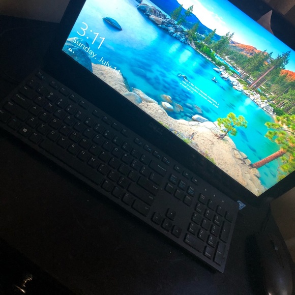 Computer running windows 10 , perfectly working - Picture 1 of 2